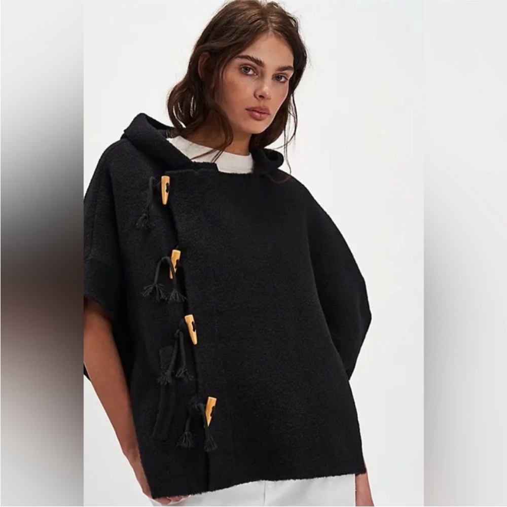 FREE PEOPLE  Toggle Poncho with Hood NWT